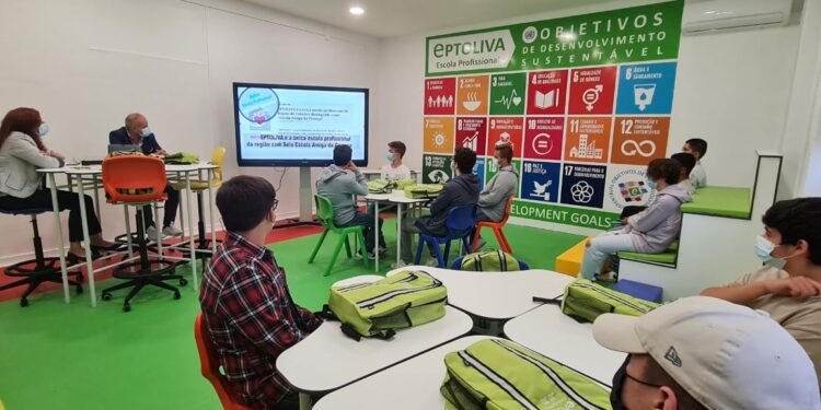 Eptoliva marca arranque do novo ano letivo com inauguração de duas salas inovadoras