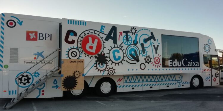 “Creactivity Bus” estacionou em Oliveira do Hospital