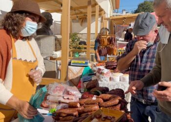 Feira do Porco de Meruge regressou cheia de gente e muita animação