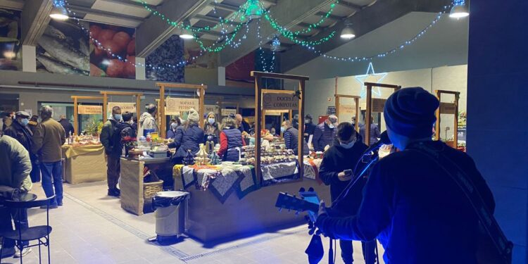 Mercado Noturno e Parada de Natal animam Oliveira do Hospital