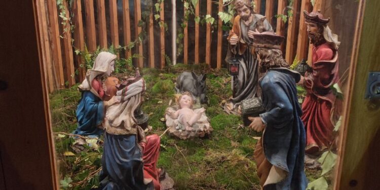 Oliveira do Hospital convida a percorrer a Rota dos Presépios e Cepos de Natal