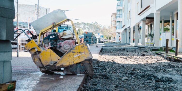 Presidente da Câmara acompanha obras de “Inclusão de Ciclovia em Arruamentos Existentes”
