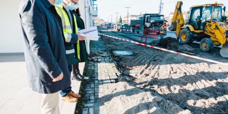 Presidente da Câmara acompanha obras de “Inclusão de Ciclovia em Arruamentos Existentes”