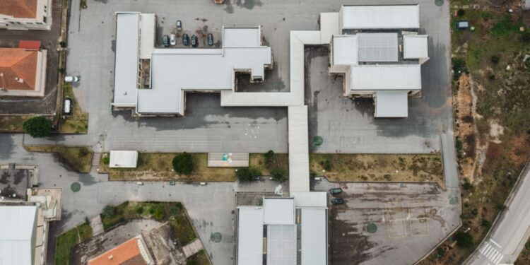 Autarquia procedeu à remoção total das coberturas de amianto na Escola Secundária de Tábua