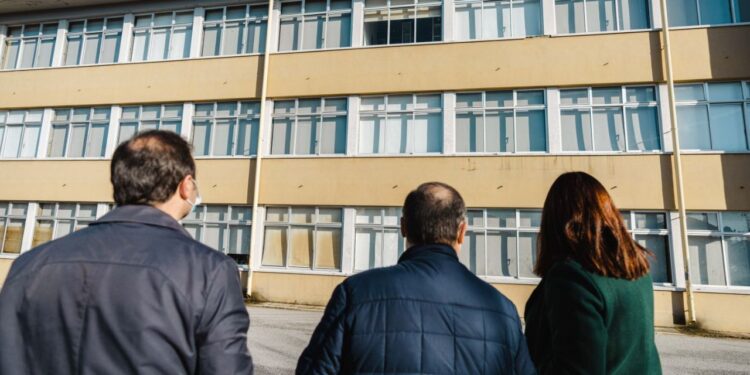 Câmara promove obras de reparação na EB2 e Escola Secundária de Tábua