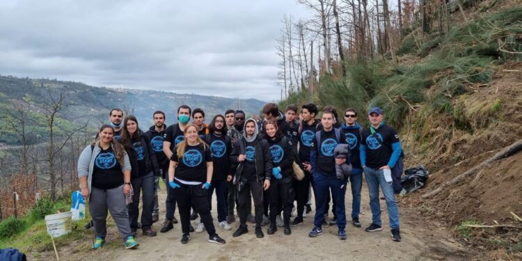 Alunos da ESTGOH participam em ação de reflorestação em Avô e Gondramaz