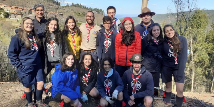 Alunos da ESTGOH participam em ação de reflorestação em Avô e Gondramaz