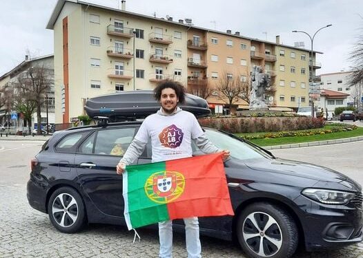 Dois jovens oliveirenses a caminho da fronteira da Polónia com a Ucrânia levam 250 quilos de mantimentos e uma vontade enorme de ajudar