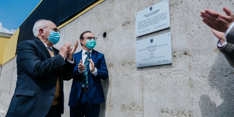 Município inaugura Pista Multifuncional de Atletismo
