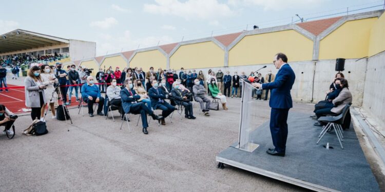 Município inaugura Pista Multifuncional de Atletismo