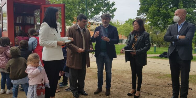 Cabine de Leitura leva livros e literatura até ao Parque do Mandanelho