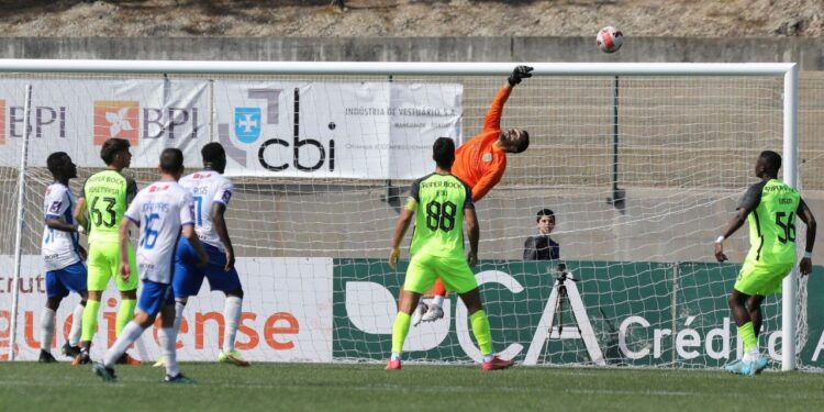 FC Oliveira do Hospital vence Sporting B