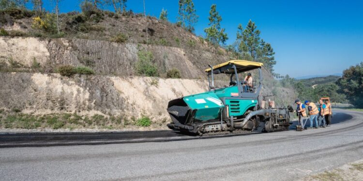 Presidente da Câmara de Tábua acompanha obras de Beneficiação da rede viária do Concelho