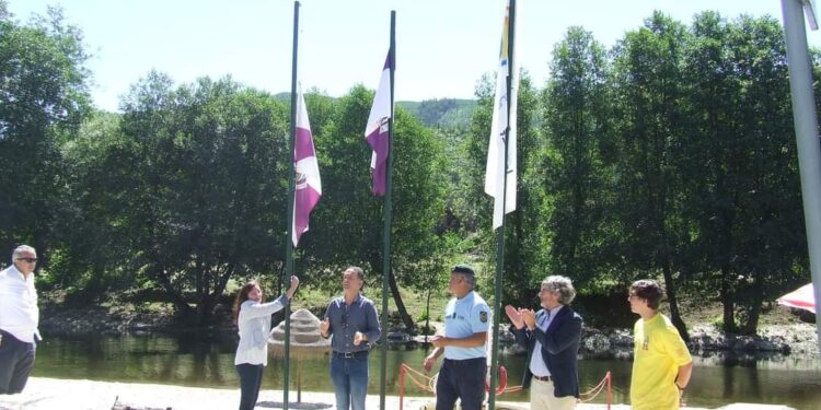 Câmara Municipal de Oliveira do Hospital hasteou as bandeiras de praia acessível em Avô, S. Sebastião da Feira e S. Gião e terminou com a bandeira de Ouro em Alvoco das Várzeas