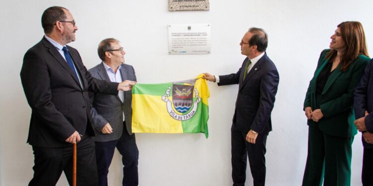 Ministro da Educação inaugura novos equipamentos escolares em Tábua