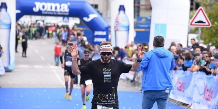 Atleta oliveirense Rafael Delaunay Gomes assegura presença no campeonato do mundo de Ironman 2023 no Hawaii