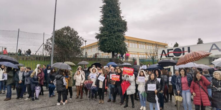 Professores em greve, em luta pela defesa de uma Escola Pública de qualidade