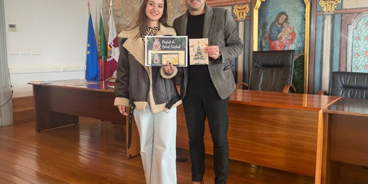Raquel Ferreira foi a vencedora do Concurso “Postal de Natal Digital 2022”