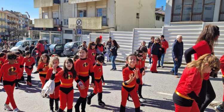 Desfile de Carnaval do Agrupamento de Escolas de Oliveira do Hospital com “A Magia da Disney”
