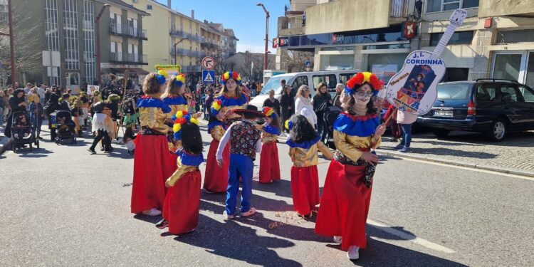 Desfile de Carnaval do Agrupamento de Escolas de Oliveira do Hospital com “A Magia da Disney”