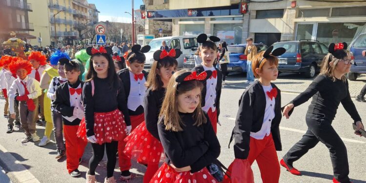 Desfile de Carnaval do Agrupamento de Escolas de Oliveira do Hospital com “A Magia da Disney”