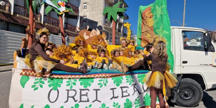 Desfile de Carnaval do Agrupamento de Escolas de Oliveira do Hospital com “A Magia da Disney”