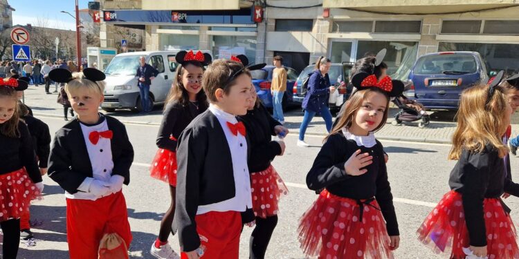 Desfile de Carnaval do Agrupamento de Escolas de Oliveira do Hospital com “A Magia da Disney”