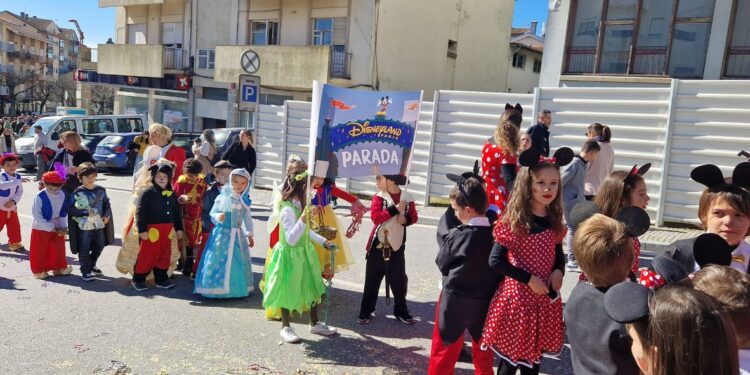 Desfile de Carnaval do Agrupamento de Escolas de Oliveira do Hospital com “A Magia da Disney”