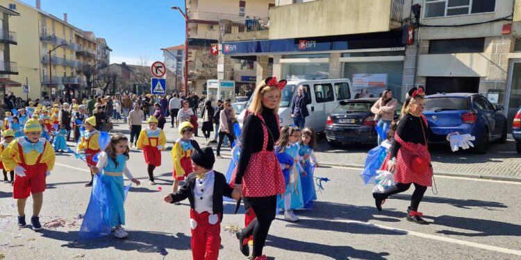 Desfile de Carnaval do Agrupamento de Escolas de Oliveira do Hospital com “A Magia da Disney”