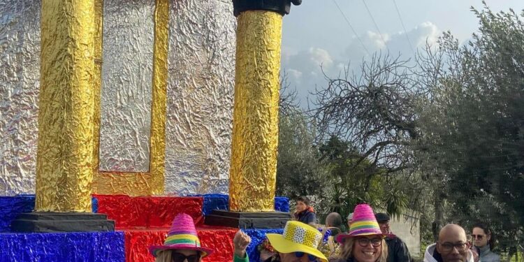 Carnavais de Lagares e Seixo da Beira regressaram com muita alegria e diversão