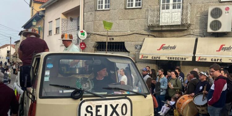 Carnavais de Lagares e Seixo da Beira regressaram com muita alegria e diversão
