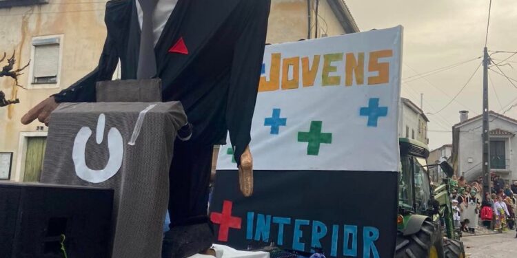 Carnavais de Lagares e Seixo da Beira regressaram com muita alegria e diversão