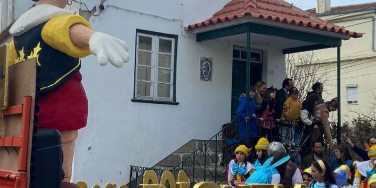 Carnavais de Lagares e Seixo da Beira regressaram com muita alegria e diversão