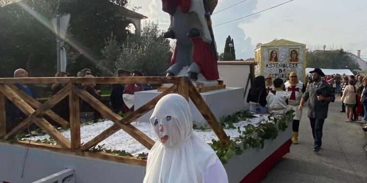 Carnavais de Lagares e Seixo da Beira regressaram com muita alegria e diversão