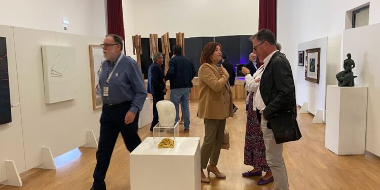 Município de Oliveira do Hospital evoca artes com Pólo da Bienal Internacional de Gaia no Centro Comunitário de Lagares de Beira
