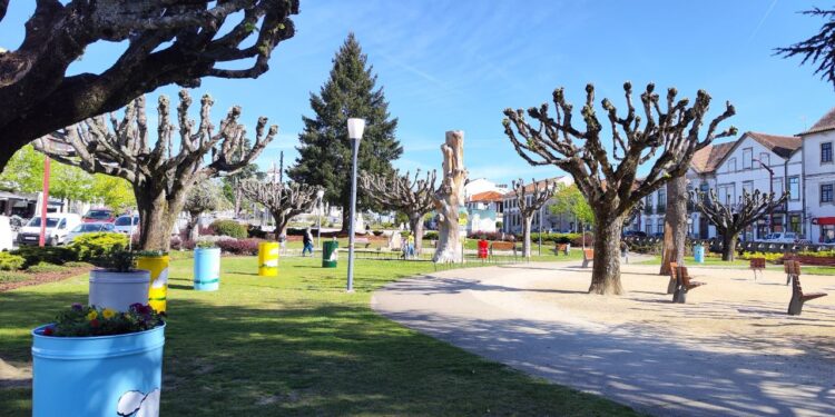Estabelecimentos de restauração e bebidas com alargamento de horário nas vésperas dos feriados 25 de abril e 1 de maio