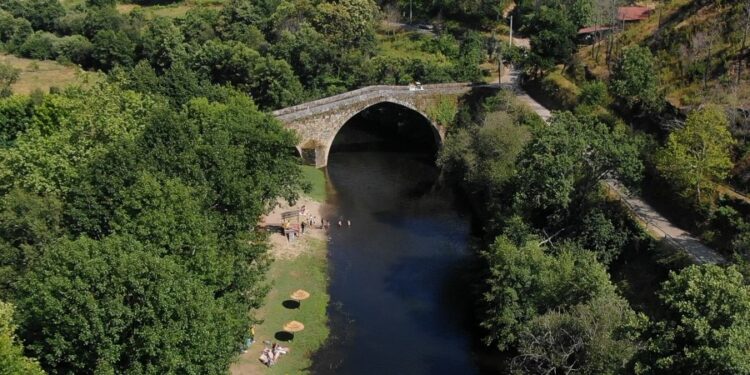 Qualidade da água leva Praia Fluvial de Alvoco das Várzeas a perder Bandeira Azul
