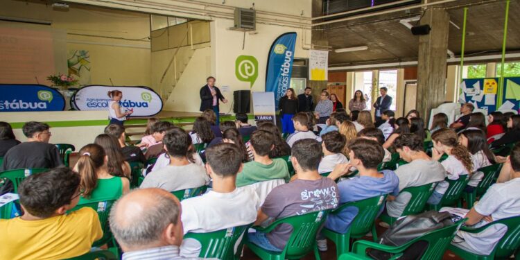Feira de Formação, Emprego e Empreendedorismo “Investe no teu Futuro”