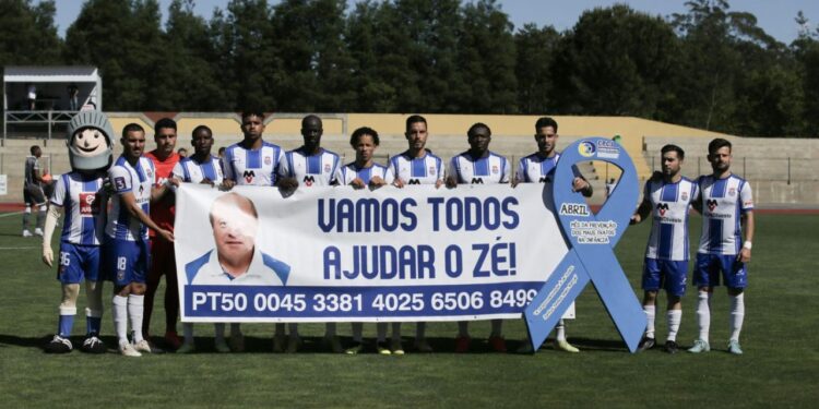 Formação de “Laço Azul Humano” encerrou Campanha Contra os Maus-Tratos na Infância, promovida em abril pela CPCJ e o Município de Oliveira do Hospital