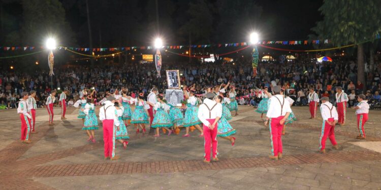 Marchas Populares de Oliveira do Hospital atraem milhares de pessoas