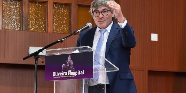 José Francisco Rolo destaca investimento na educação e anuncia nova residência para estudantes da ESTGOH em 2025