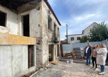 Presidente da Câmara acompanha início das obras do Alojamento Urgente e Temporário