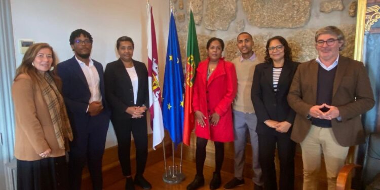 Presidente da Câmara Municipal de Oliveira do Hospital reforça relação de cooperação com Município do Sal, Cabo Verde