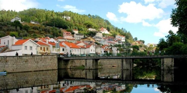 Homem de 50 anos retirado do Rio Alva sem vida