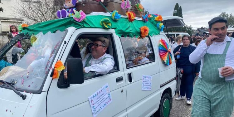 CARNAVAIS voltaram a sair à rua no Concelho de Oliveira do Hospital