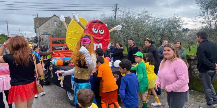 CARNAVAIS voltaram a sair à rua no Concelho de Oliveira do Hospital