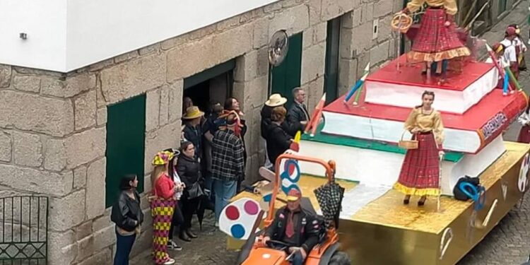 CARNAVAIS voltaram a sair à rua no Concelho de Oliveira do Hospital