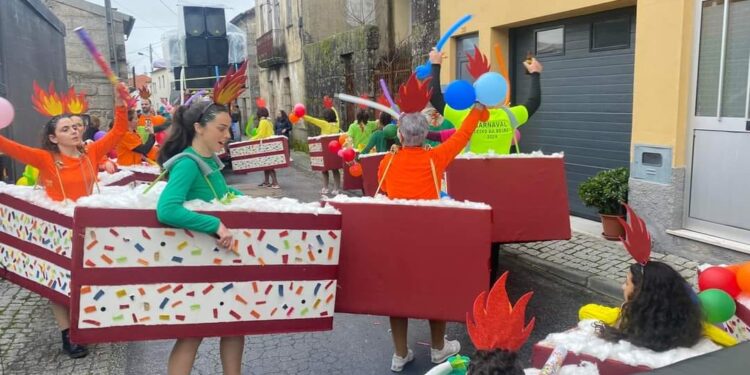 CARNAVAIS voltaram a sair à rua no Concelho de Oliveira do Hospital