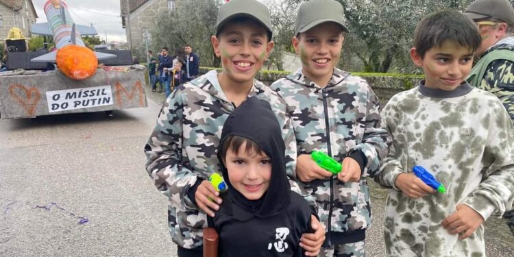CARNAVAIS voltaram a sair à rua no Concelho de Oliveira do Hospital