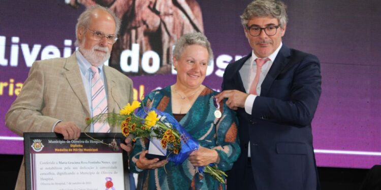 “É um grande exemplo. A sua dedicação à comunidade merece o nosso aplauso”